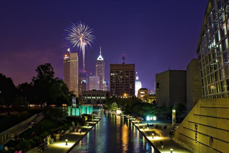 Free Parking! Downtown King Suite Lucas Oil- Conv Center Skywalk#1 印第安納波利斯 外观 照片